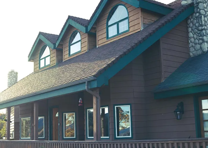 Tucker Peak Lodge