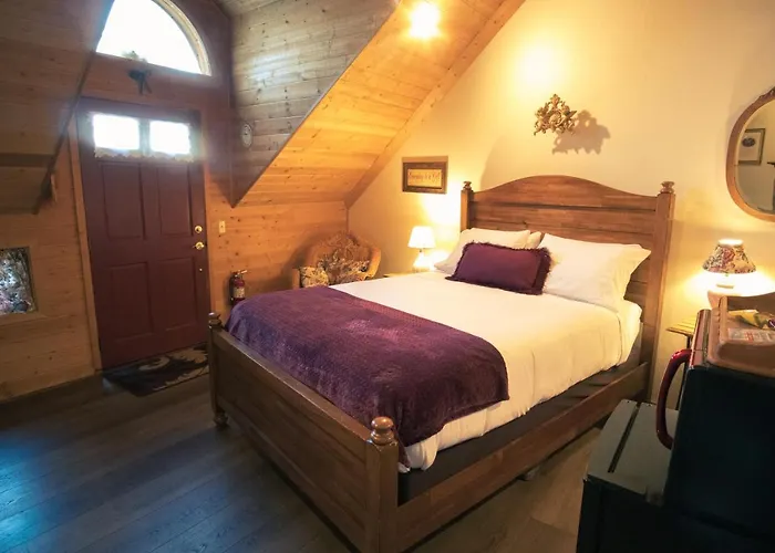 Tucker Peak Lodge
