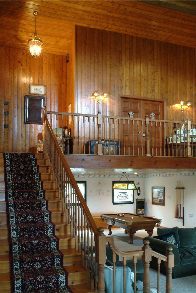 Tucker Peak Lodge *